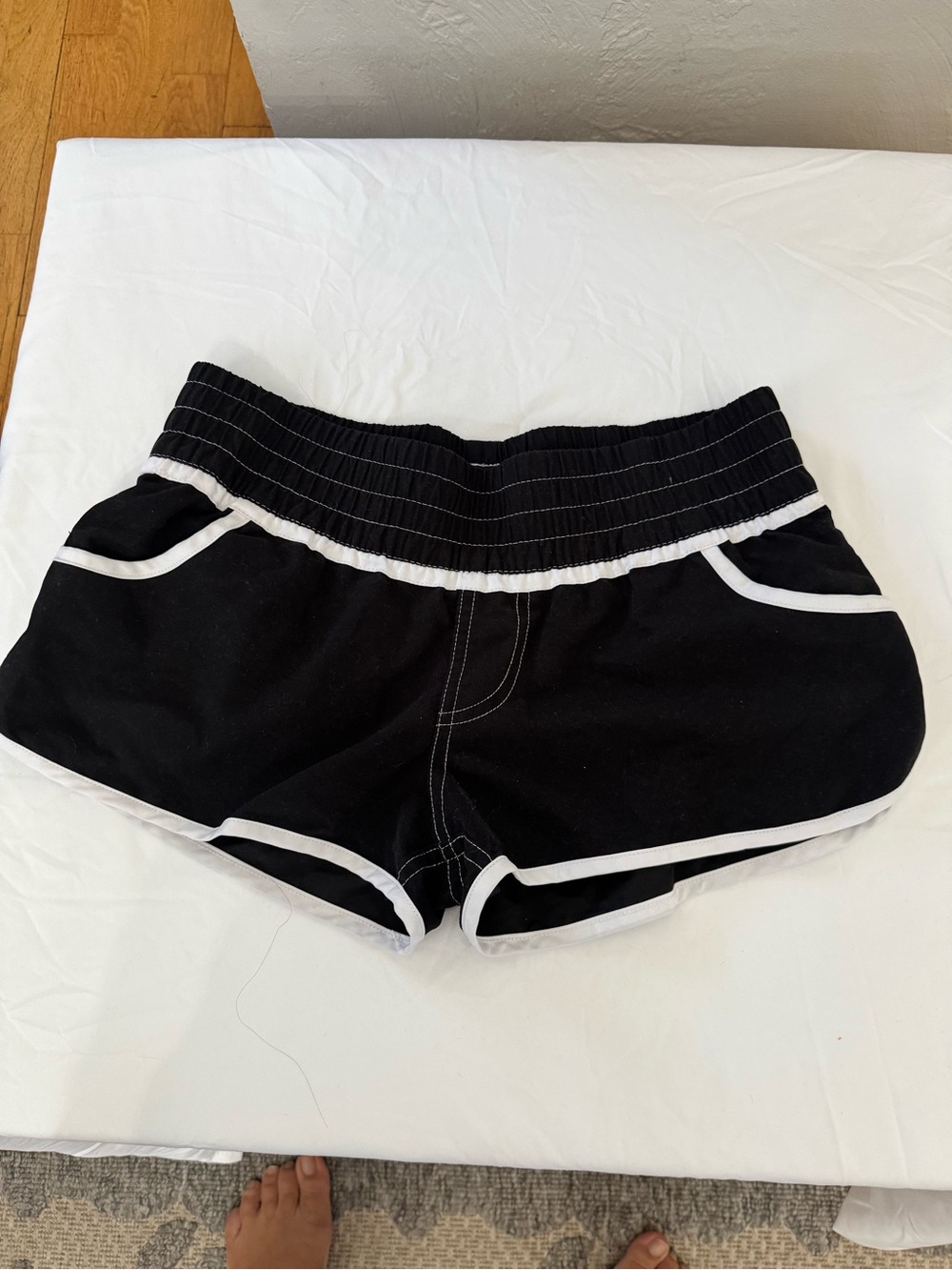 Hobie Vintage Style Black & White Athletic Board Shorts - Small